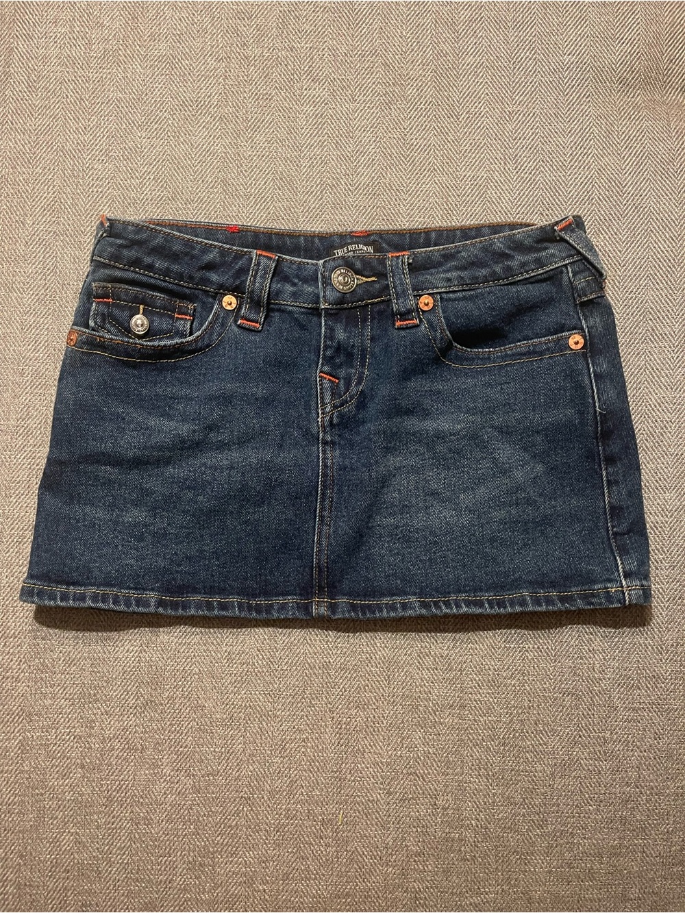 True Religion Low Rise Denim Mini Skirt Size 26 Y2K Style Dark Wash